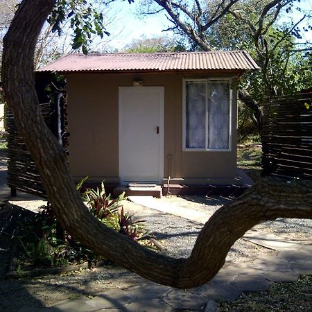 מלון שלושלואי Isinkwe Backpackers Bushcamp מראה חיצוני תמונה