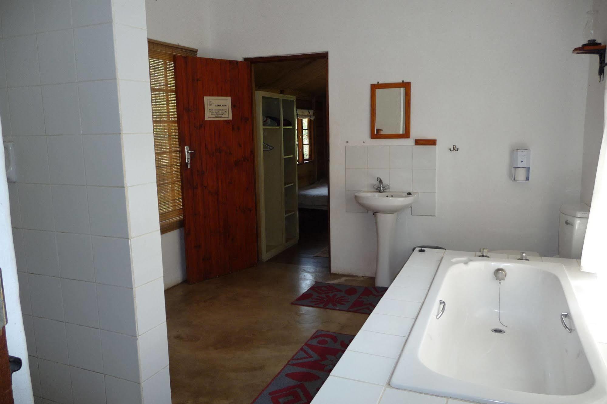 מלון שלושלואי Isinkwe Backpackers Bushcamp מראה חיצוני תמונה