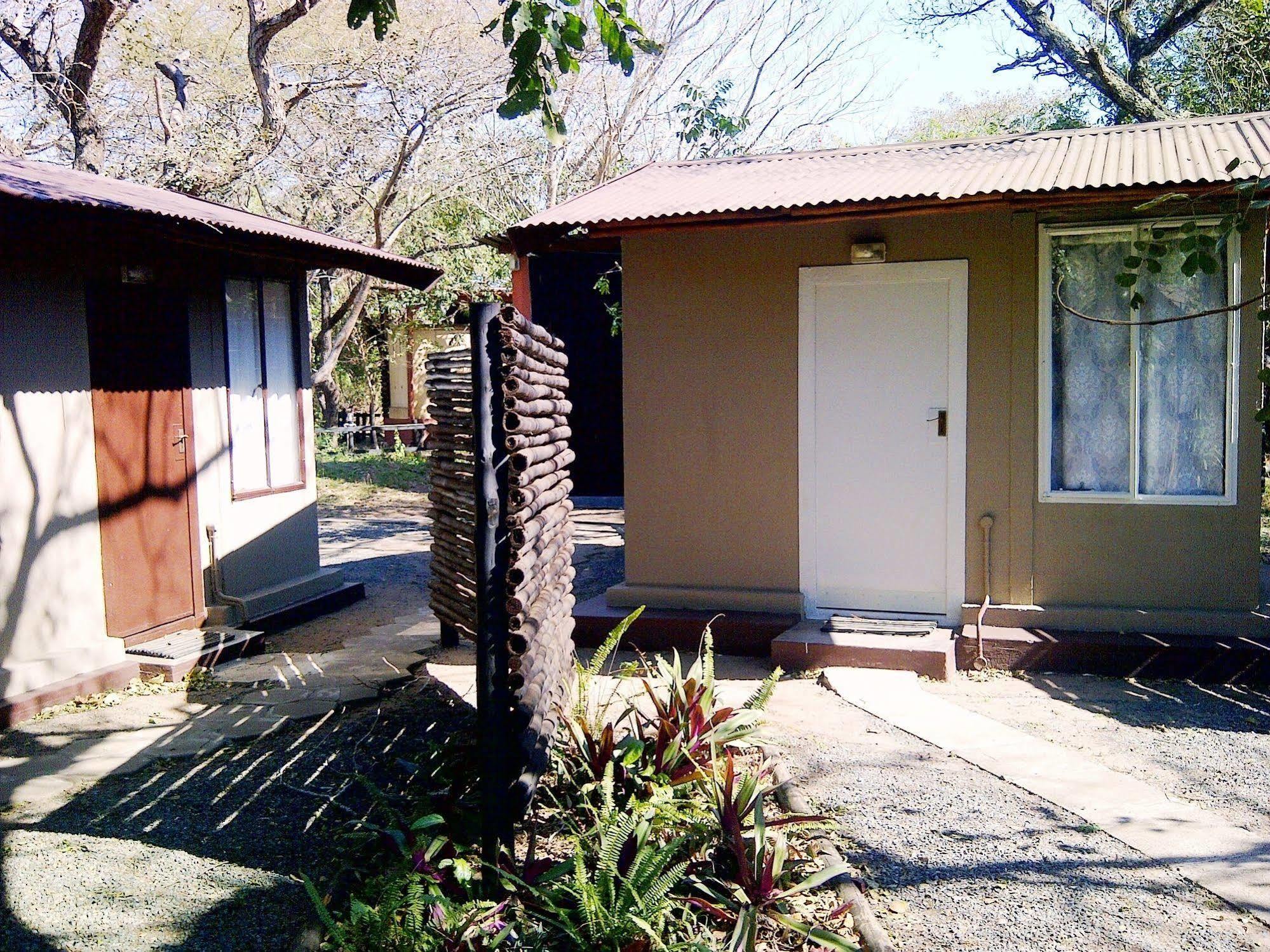 מלון שלושלואי Isinkwe Backpackers Bushcamp מראה חיצוני תמונה